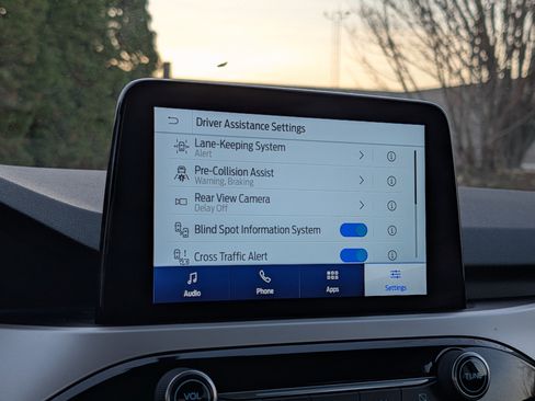 Certified 2022 Ford Escape SE w/ Cold Weather Package image 21