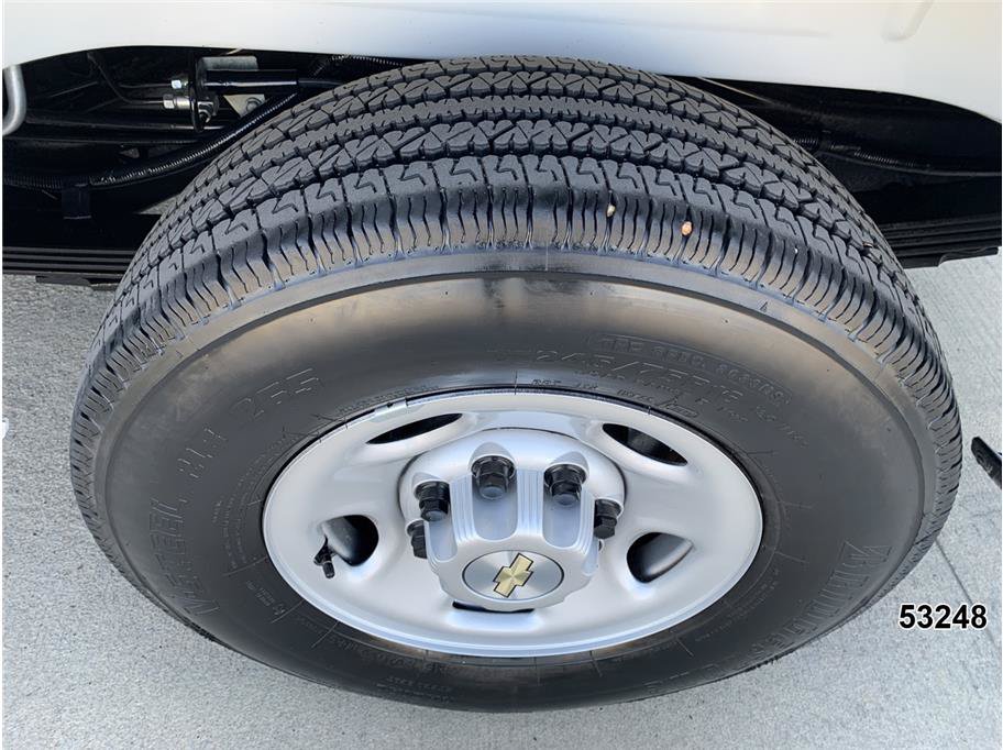 Used 2025 Chevrolet Express 3500 LS RWD image 18