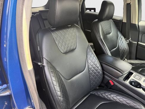 Used 2024 Ford Edge Titanium AWD/4WD image 25
