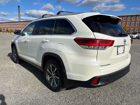 Used 2019 Toyota Highlander XLE image 7