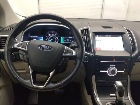 Used 2017 Ford Edge Titanium w/ Equipment Group 301A FWD image 22