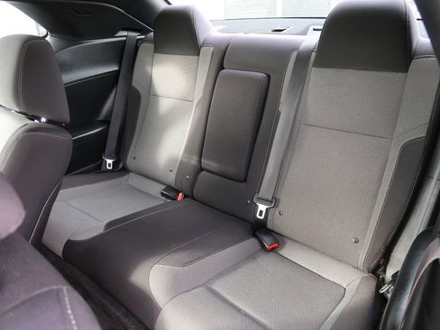 Used 2015 Dodge Challenger R/T w/ Quick Order Package 28B R/T RWD image 7