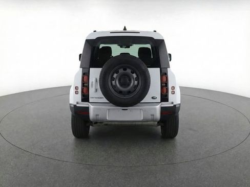 Used 2022 Land Rover Defender 110 image 31
