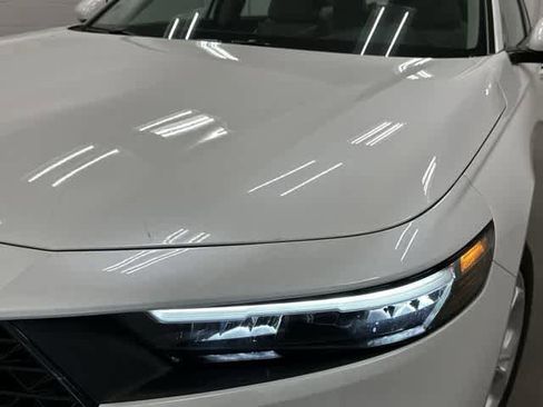 Certified 2025 Honda Accord LX image 30
