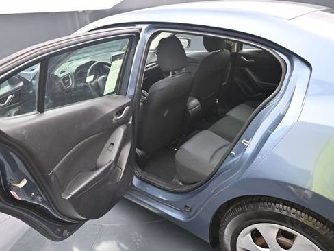 Used 2016 MAZDA MAZDA3 i Sport FWD image 27