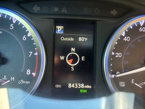 Used 2017 Toyota Highlander SE FWD image 11