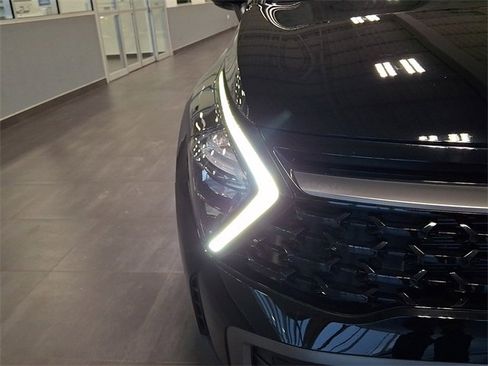 Used 2023 Kia Sportage X-Line w/ X-Line Premium Package image 8