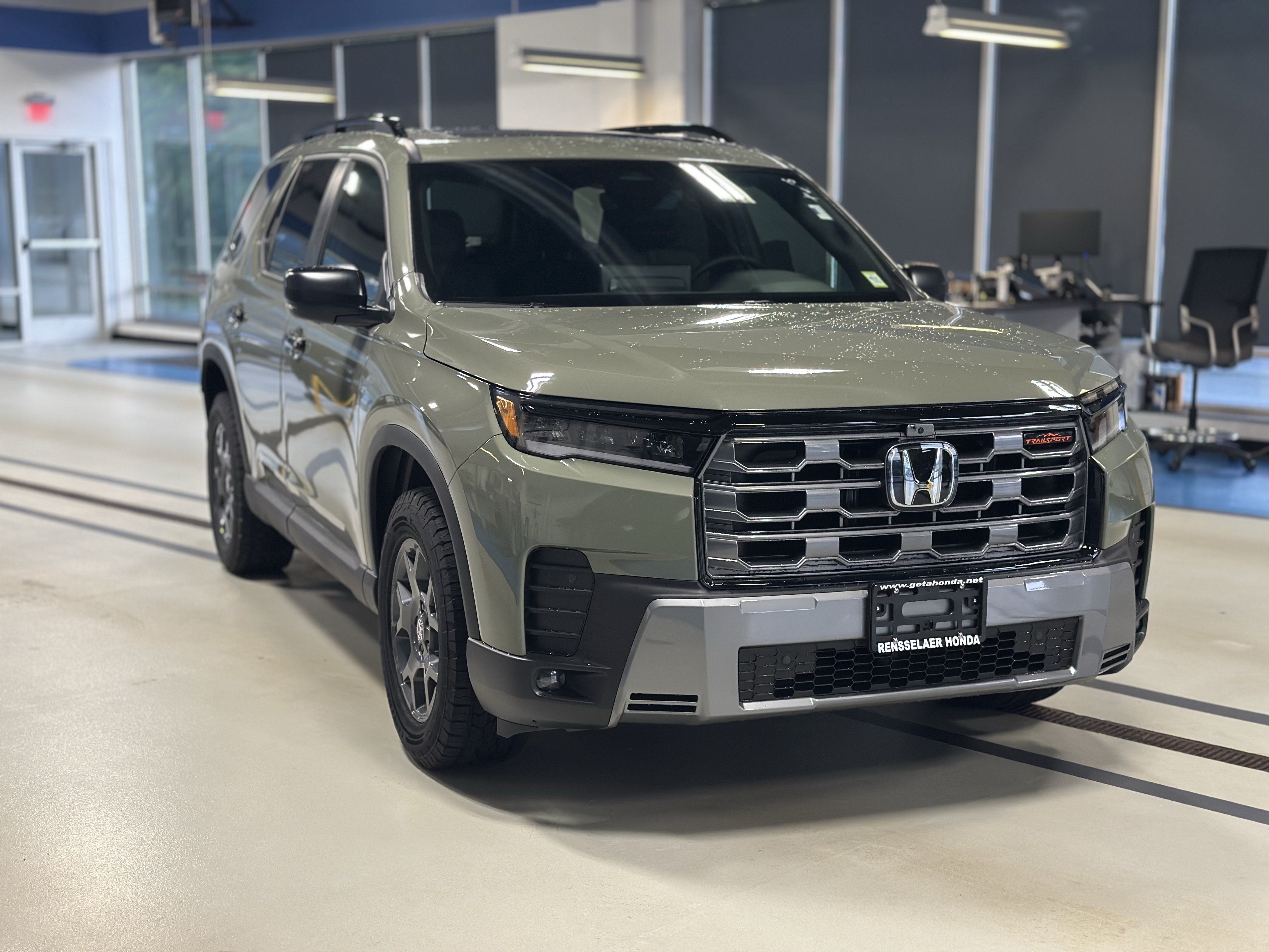 New 2026 Honda Pilot TrailSport image 4