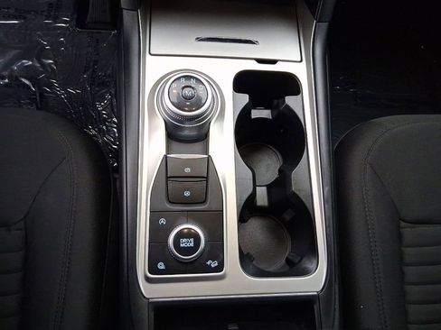 Used 2020 Ford Explorer XLT image 13