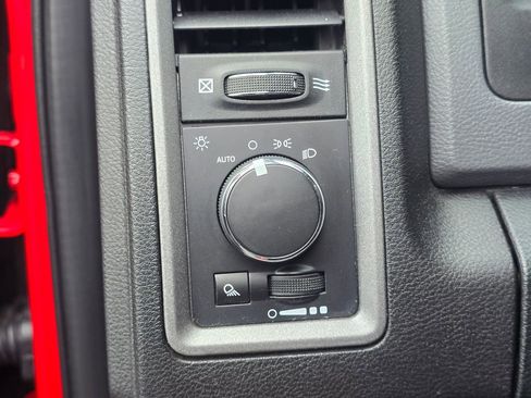 Used 2017 RAM 2500 Tradesman w/ Chrome Appearance Group image 28