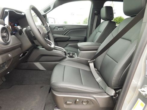 New 2025 Chevrolet Colorado LT w/ LT Convenience Package image 7