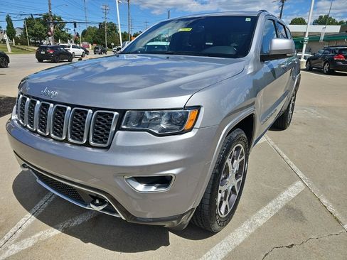 Certified 2018 Jeep Grand Cherokee Limited AWD/4WD image 8