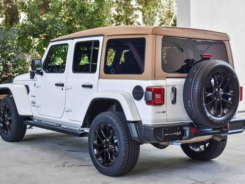 Used 2022 Jeep Wrangler Unlimited Sahara w/ Safety Group AWD/4WD image 4
