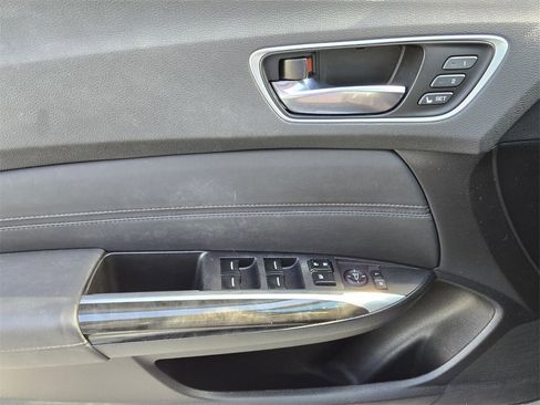 Used 2020 Acura TLX image 27