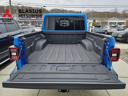 Used 2022 Jeep Gladiator Rubicon w/ LED Lighting Group image 30