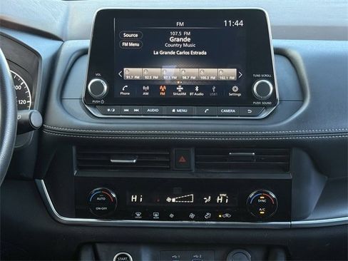 Used 2023 Nissan Rogue SV image 16