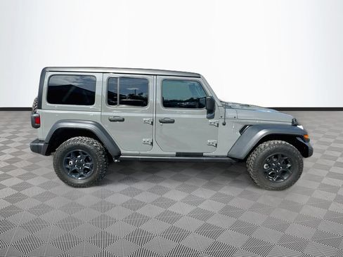 Used 2023 Jeep Wrangler Unlimited w/ Sun & Screen Package AWD/4WD image 5