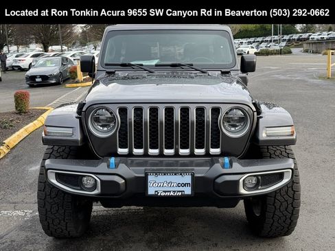 Used 2022 Jeep Wrangler Unlimited Sahara image 3