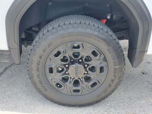 Used 2026 GMC Sierra 3500 Denali Ultimate AWD/4WD image 5