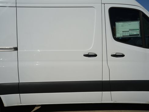 New 2025 Mercedes-Benz Sprinter 2500 image 17