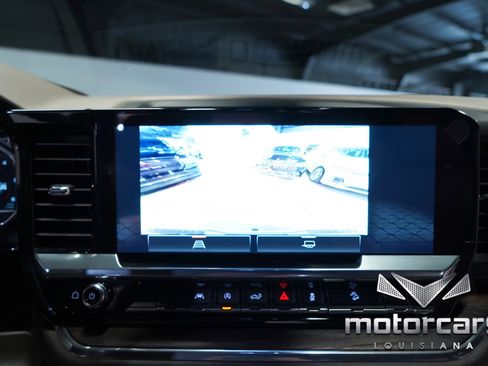 Used 2023 GMC Sierra 1500 SLT image 40