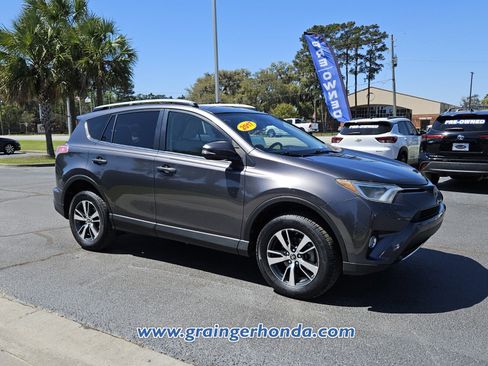 Used 2017 Toyota RAV4 XLE image 7