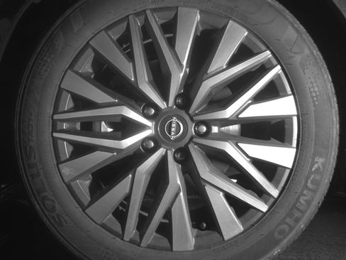 Used 2025 Nissan Altima 2.5 SV image 12