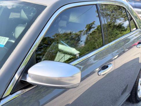 Used 2018 Chrysler 300 C w/ Safetytec Plus Group RWD image 40