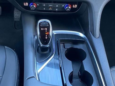 Used 2021 Buick Enclave Essence w/ LPO, Touring Package image 11