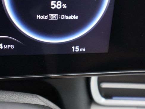 New 2025 Hyundai Elantra Limited image 31