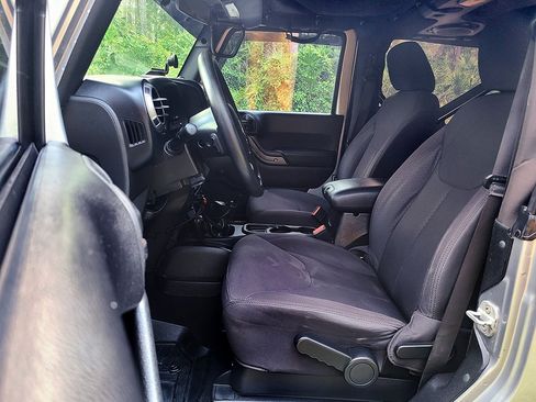 Used 2013 Jeep Wrangler Sport AWD/4WD image 14