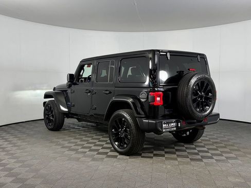Certified 2025 Jeep Wrangler Unlimited Sahara AWD/4WD image 9