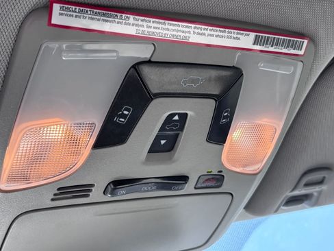 Used 2020 Toyota Sienna XLE w/ XLE Navigation Package FWD image 26