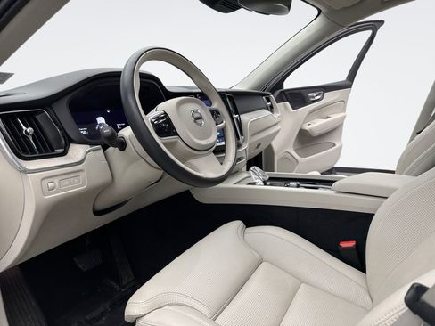 Used 2022 Volvo XC60 T8 Inscription AWD/4WD image 12