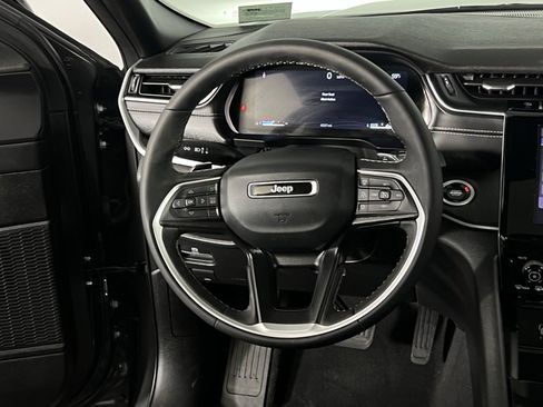 Certified 2025 Jeep Grand Cherokee L Altitude image 12