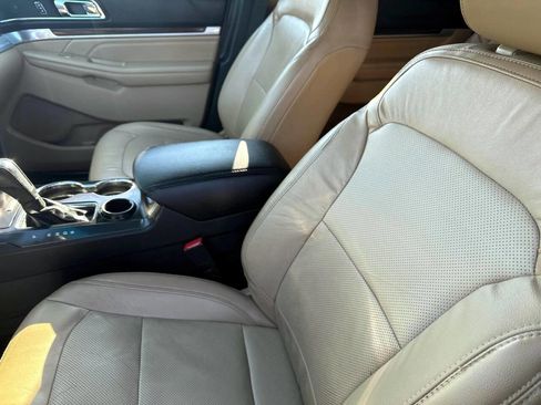 Used 2017 Ford Explorer Limited FWD image 13