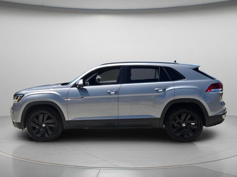 Used 2022 Volkswagen Atlas Cross Sport SE FWD image 3