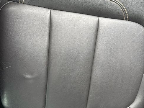 Used 2019 Chevrolet Traverse LT w/ LT Premium Package image 16