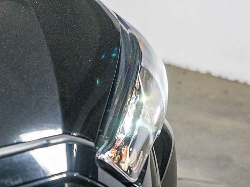 Certified 2025 Toyota Corolla Cross LE FWD image 5