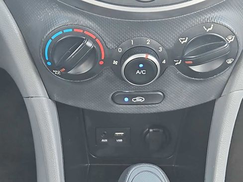 Used 2015 Hyundai Accent GLS image 16