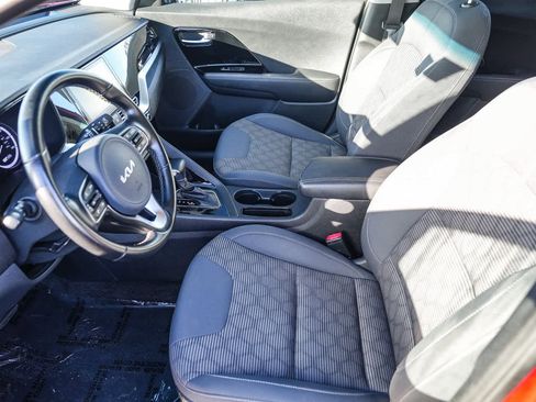Used 2022 Kia Niro LXS image 16