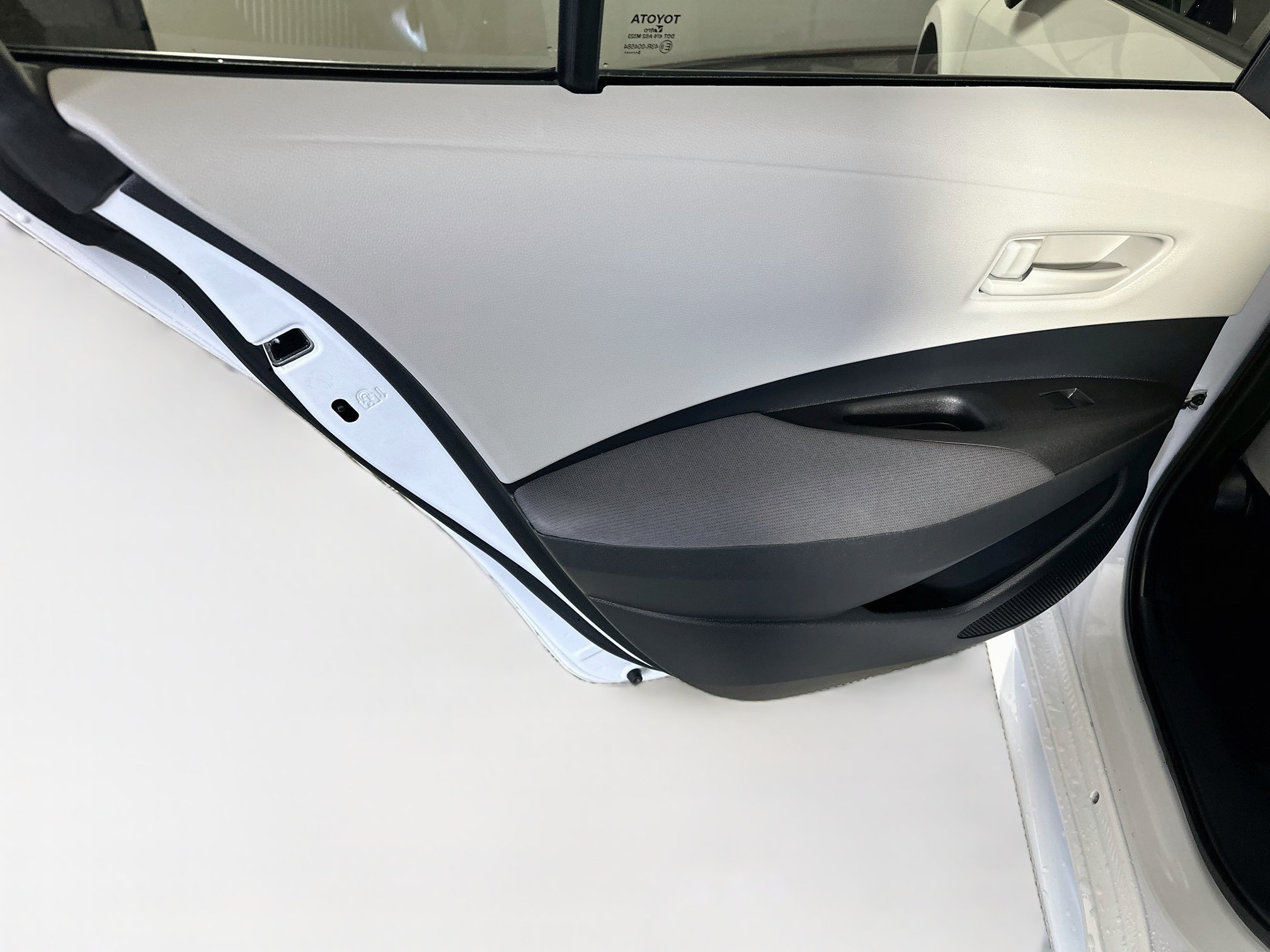 Used 2025 Toyota Corolla LE FWD image 25