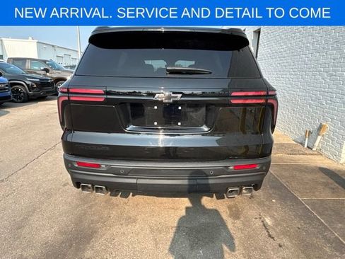 Used 2024 Chevrolet Traverse LS w/ Midnight/Sport Edition FWD image 9