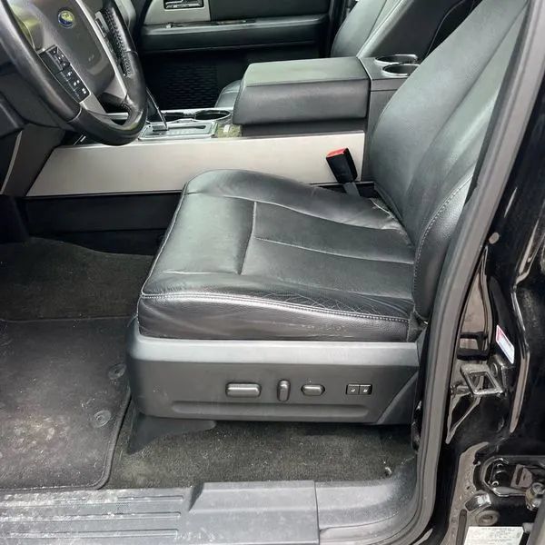 Used 2016 Ford Expedition Limited w/ Equipment Group 301A AWD/4WD image 24