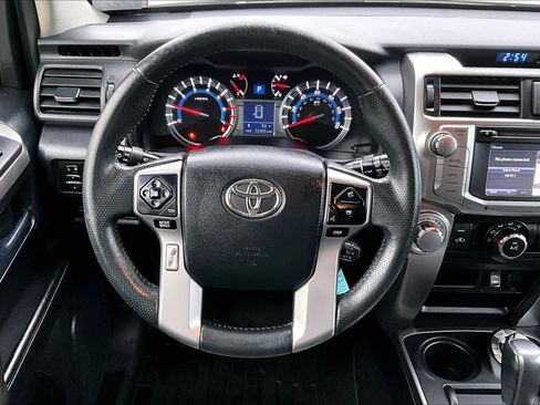 Used 2015 Toyota 4Runner SR5 image 5