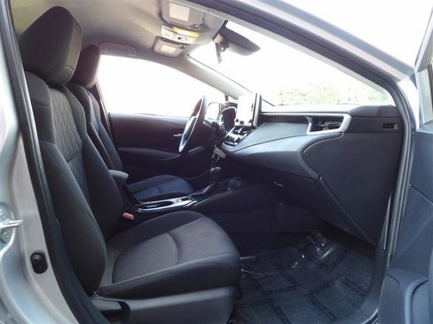Used 2020 Toyota Corolla LE image 12