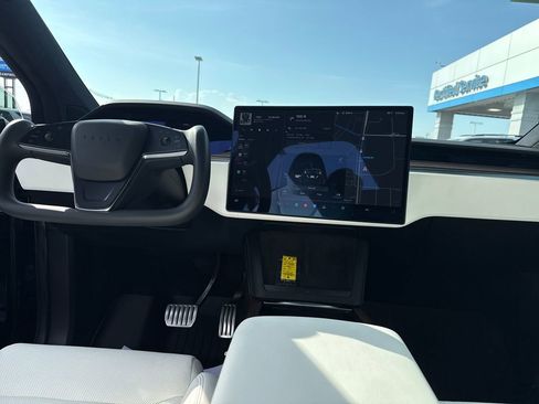 Used 2023 Tesla Model X image 15