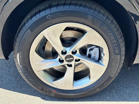 New 2026 Genesis GV70 2.5T Advanced AWD/4WD image 17