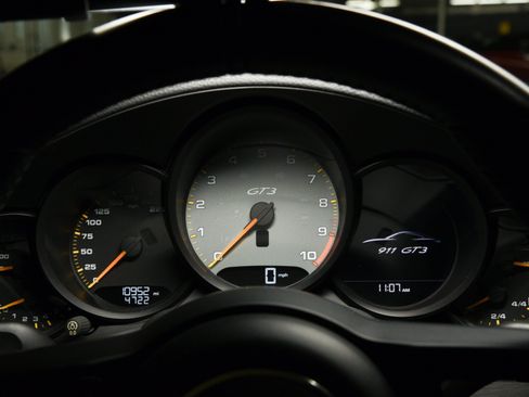 Used 2018 Porsche 911 GT3 RWD image 7