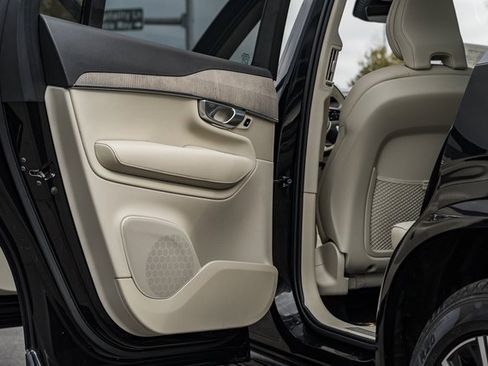 Used 2024 Volvo XC90 B6 Plus image 35